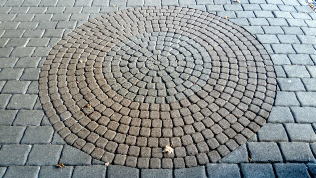 How Thick Should Driveway Pavers Be?